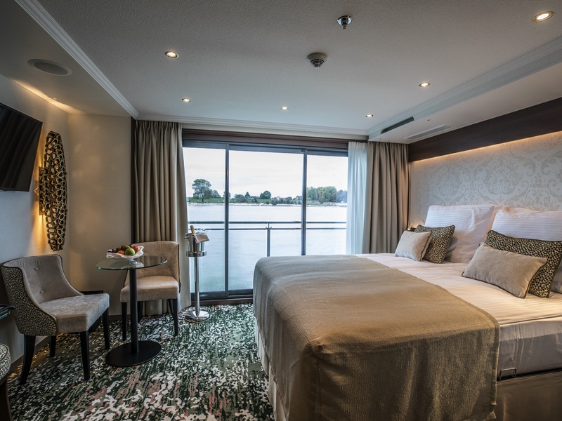 Stern Superior Suite - Diamond Deck
